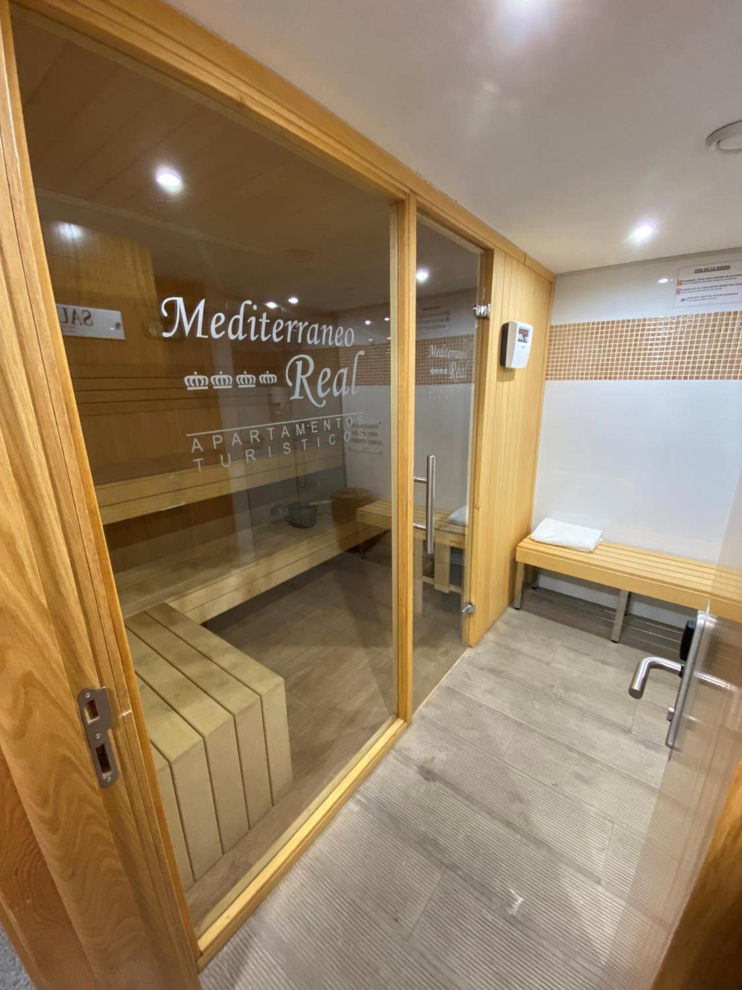 Apartamentos Mediterraneo Real Фуeнхирола Екстериор снимка