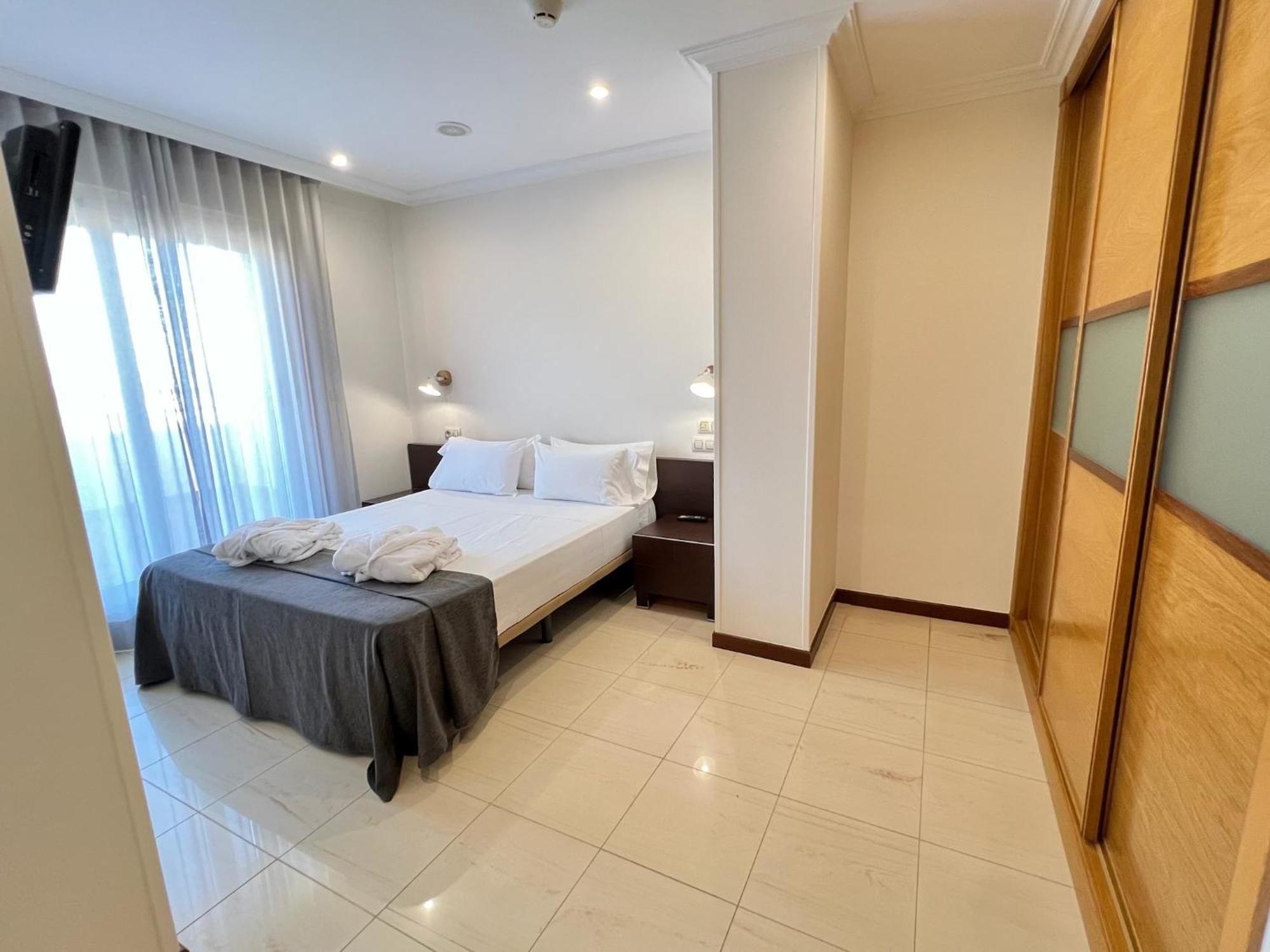 Apartamentos Mediterraneo Real Фуeнхирола Екстериор снимка