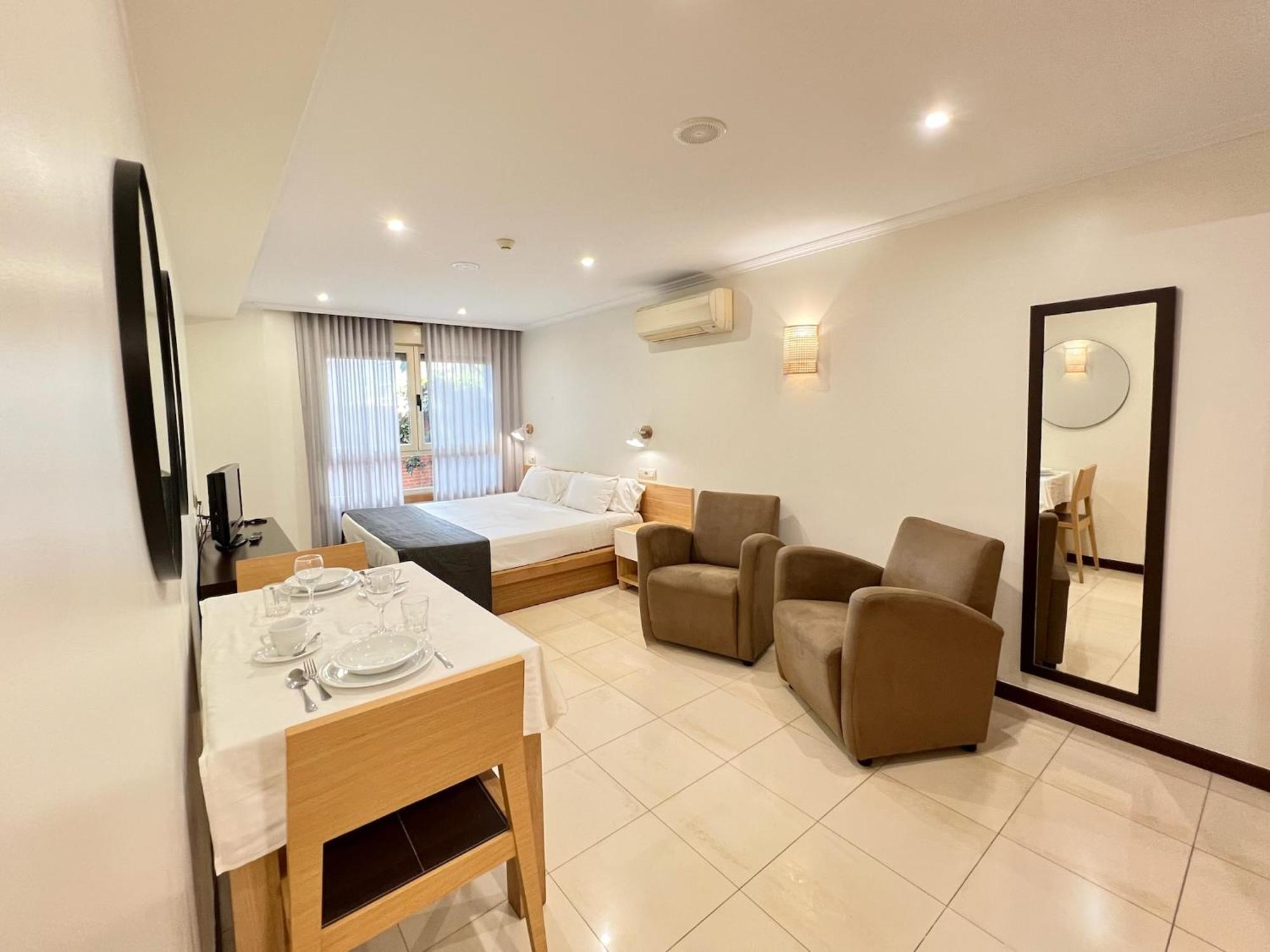 Apartamentos Mediterraneo Real Фуeнхирола Екстериор снимка