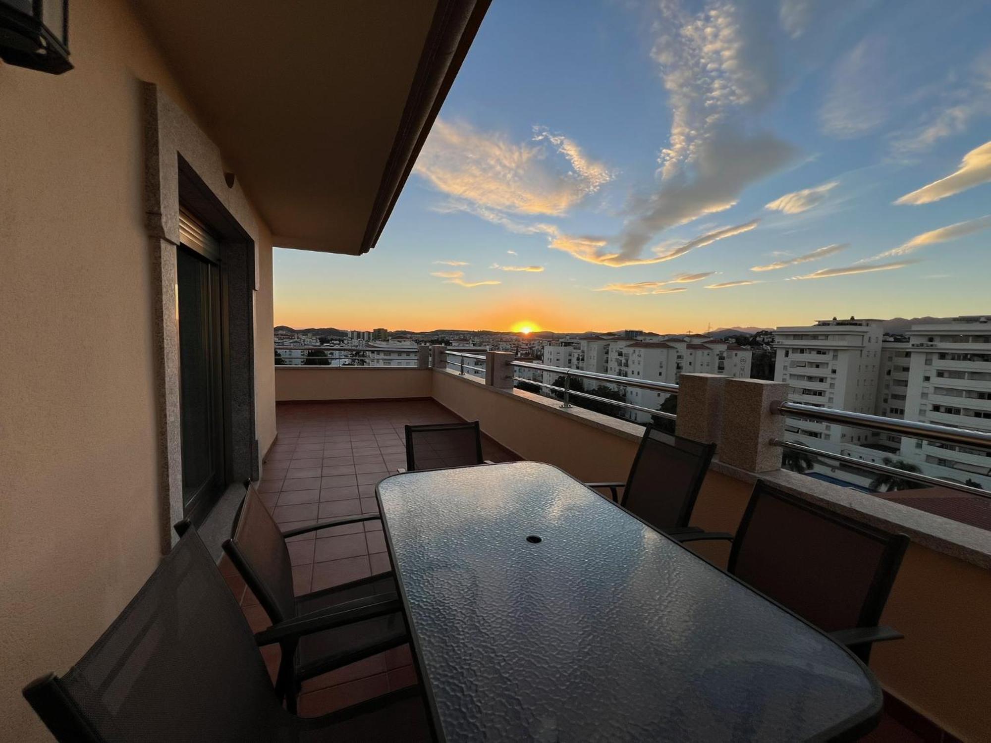 Apartamentos Mediterraneo Real Фуeнхирола Екстериор снимка