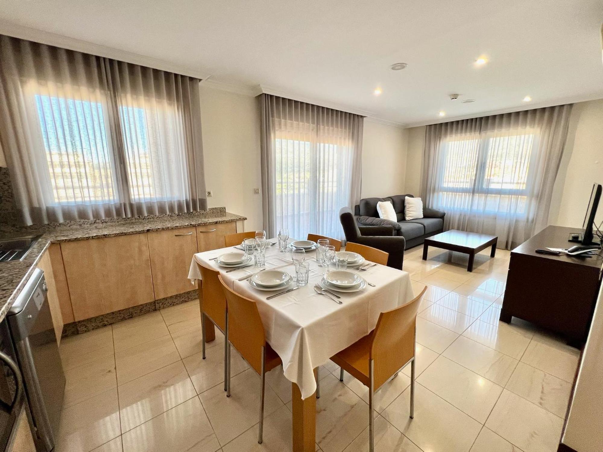 Apartamentos Mediterraneo Real Фуeнхирола Екстериор снимка