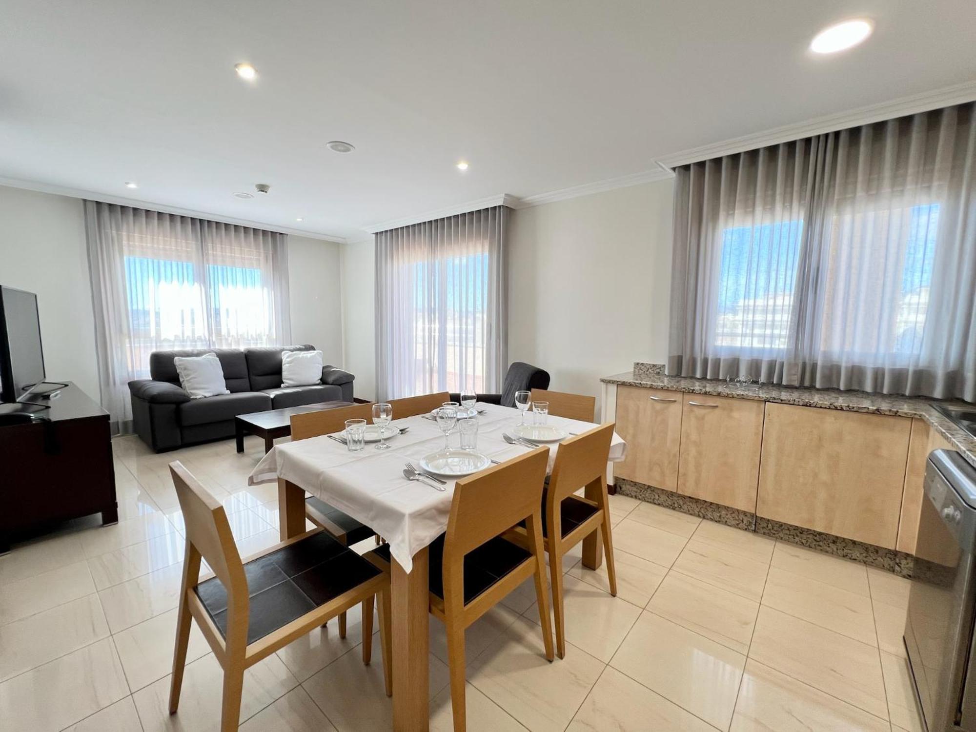 Apartamentos Mediterraneo Real Фуeнхирола Екстериор снимка