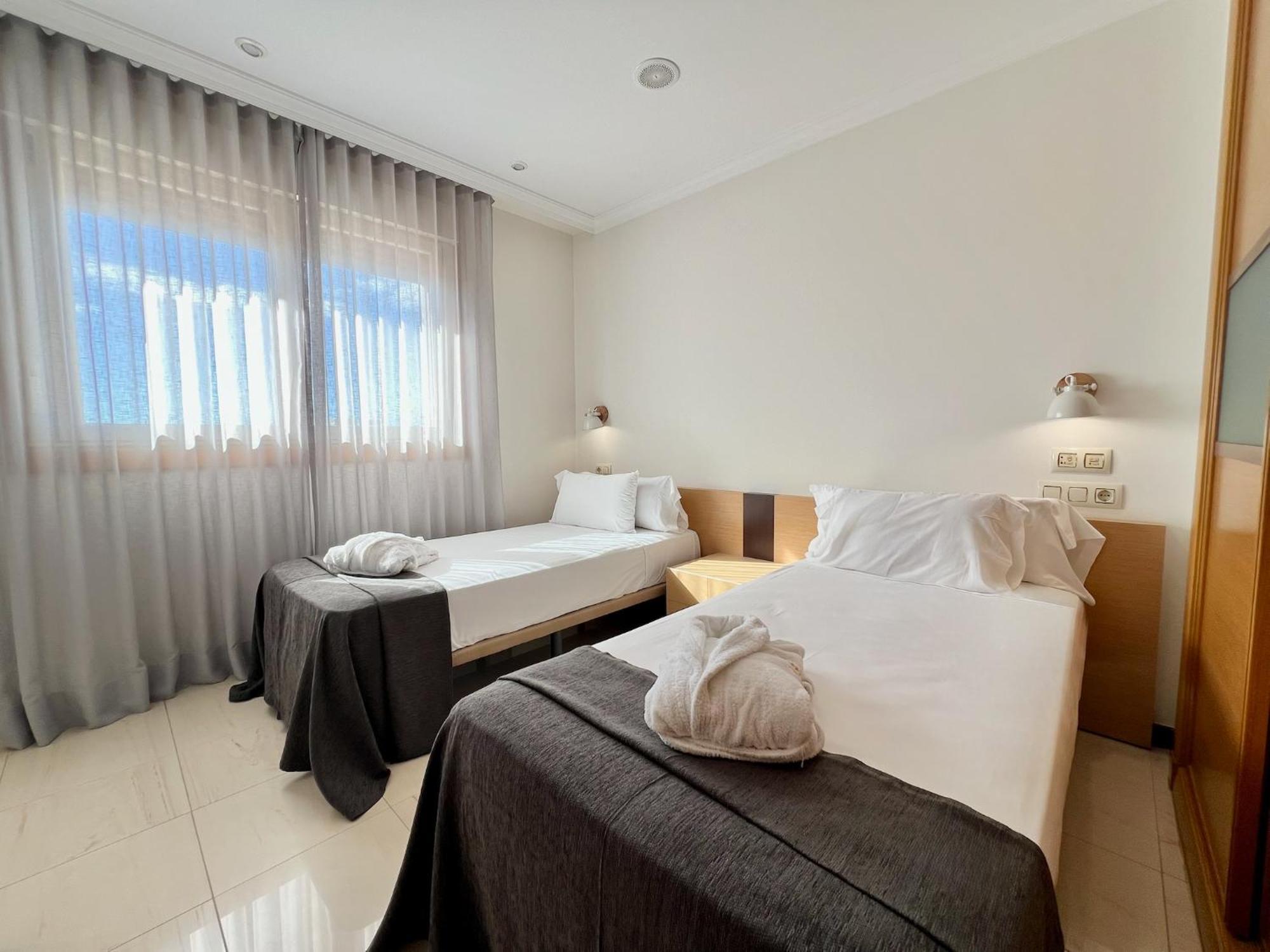 Apartamentos Mediterraneo Real Фуeнхирола Екстериор снимка