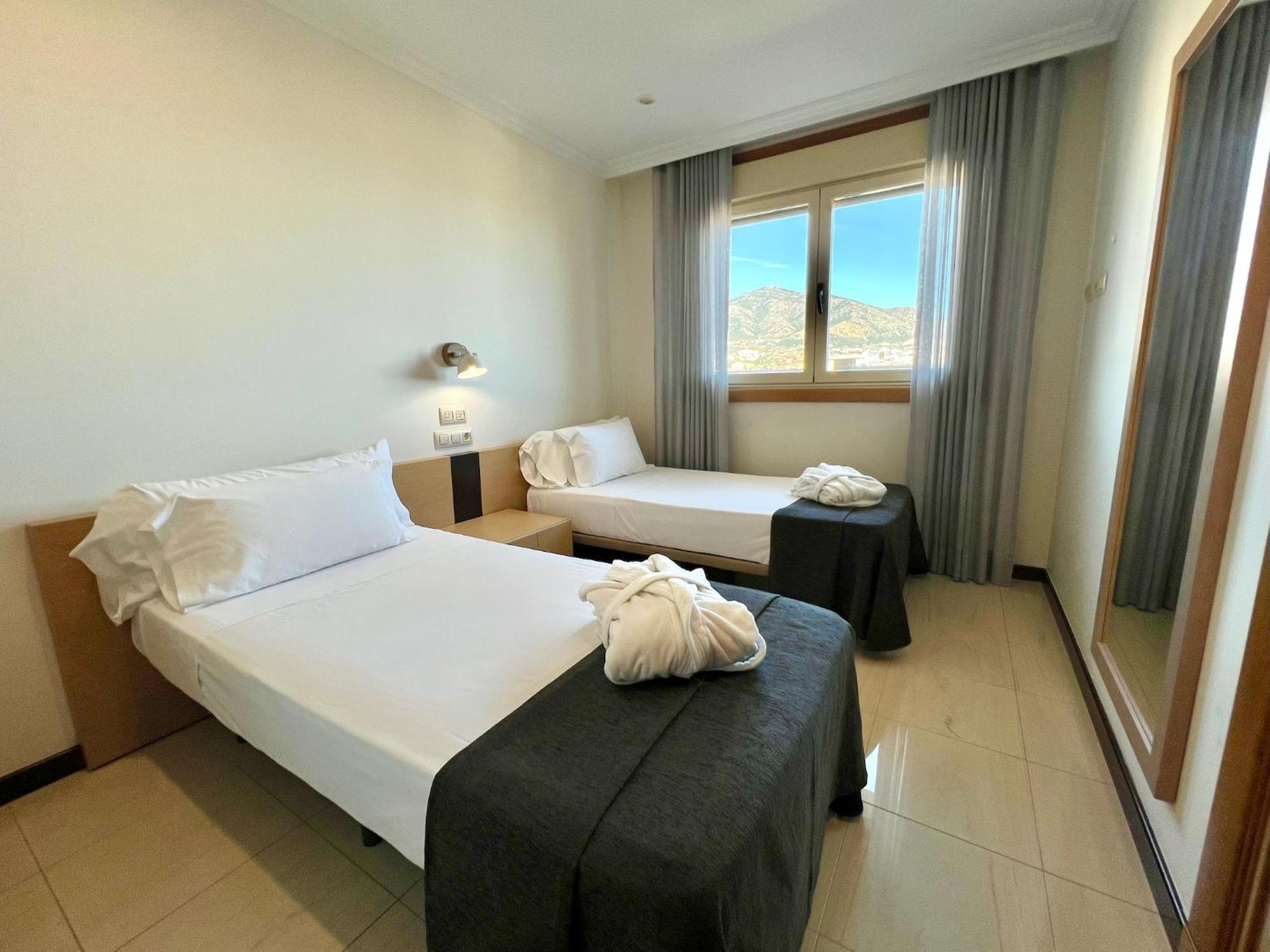 Apartamentos Mediterraneo Real Фуeнхирола Екстериор снимка