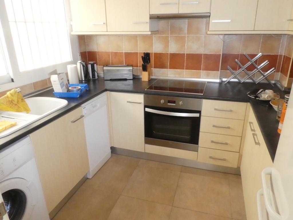 Apartamentos Mediterraneo Real Фуeнхирола Екстериор снимка